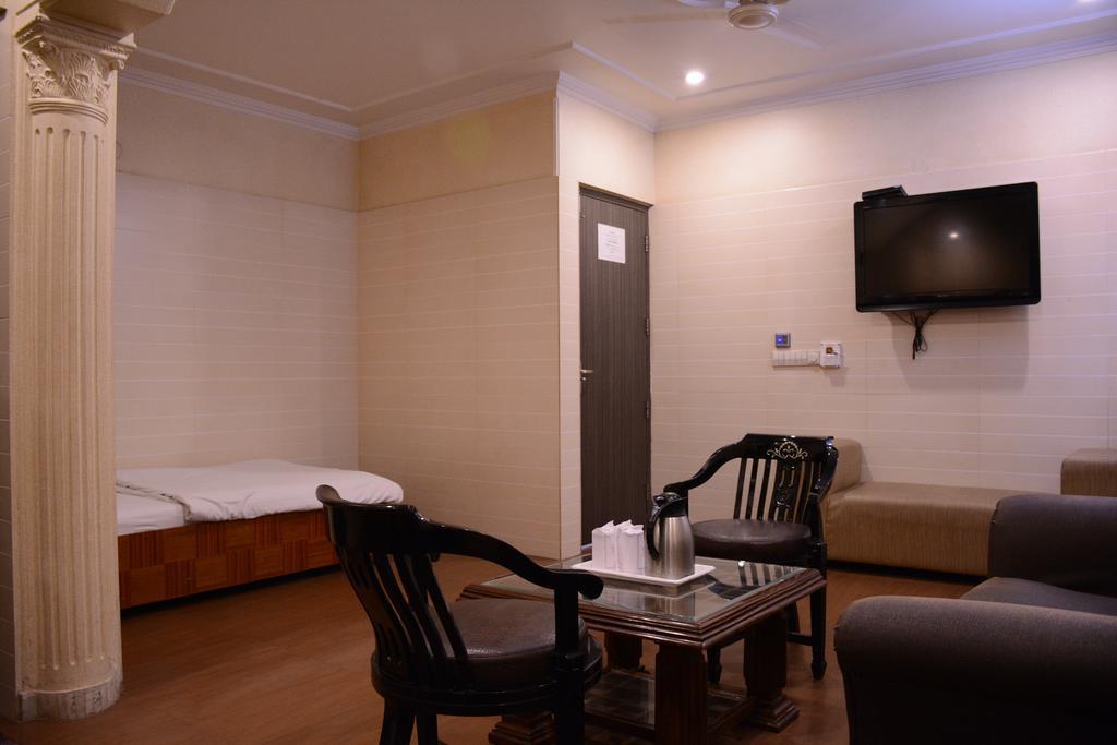 Hotel Bill Palace